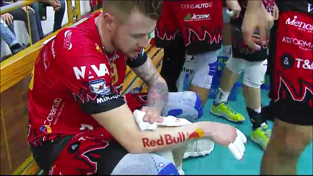 Zaytsev tatuaggio red bull